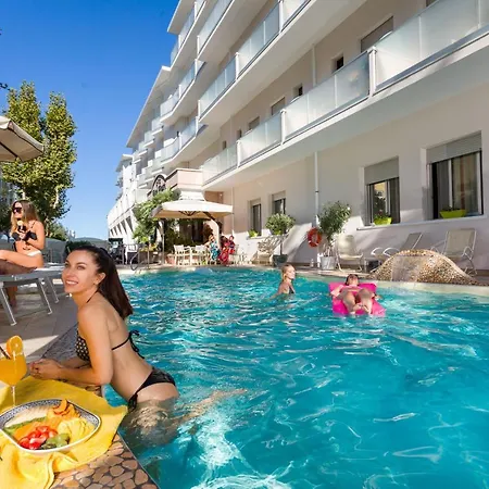 Pineta Hotel 3*