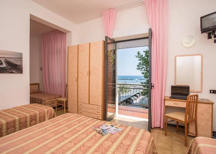 Hotel Pineta 3*